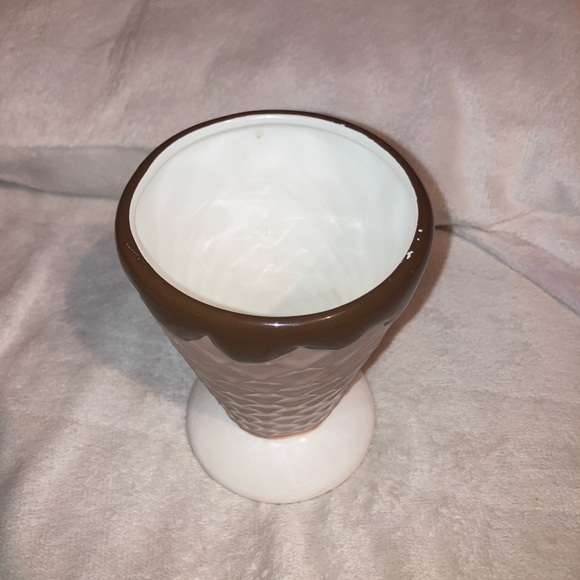 2004 Galerie M&M's Ice Cream Cone Sunday Red Ceramic Cup Bowl - Picture 3 of 4